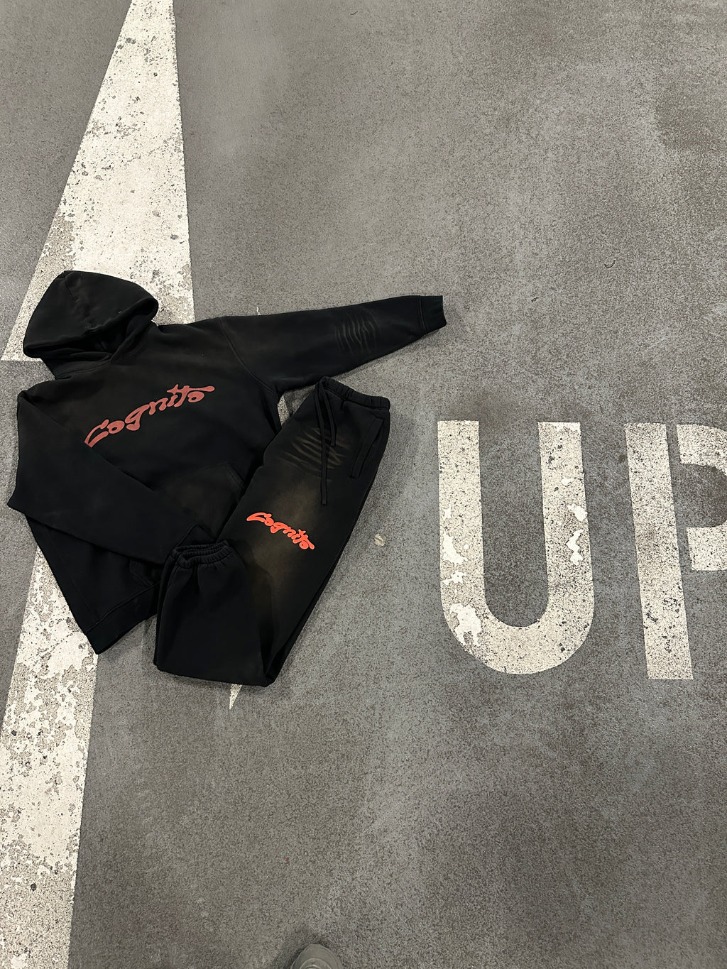 COGNITO ESSENTIAL HOODIE (BLACK*)