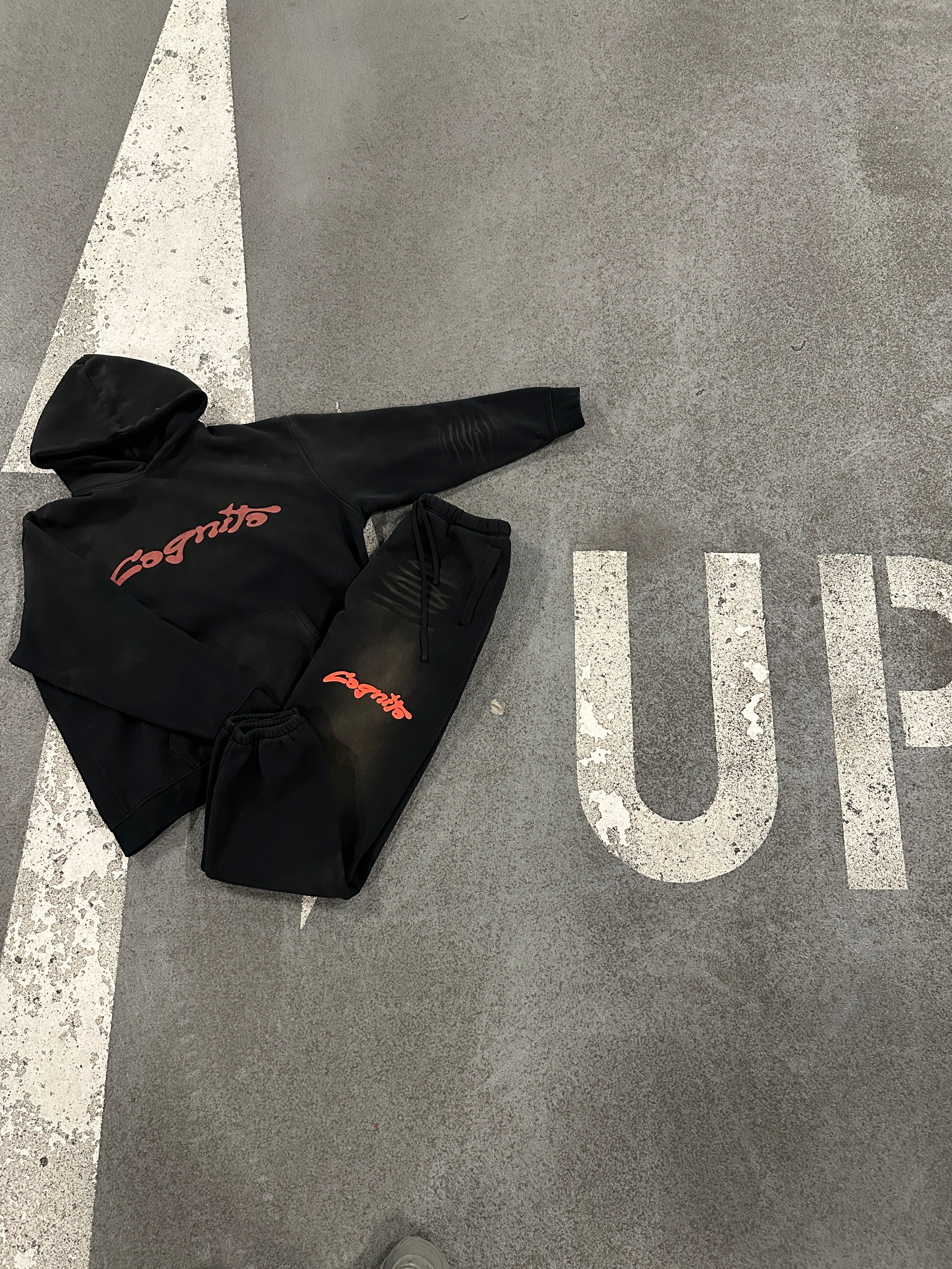 COGNITO ESSENTIAL HOODIE (BLACK*)